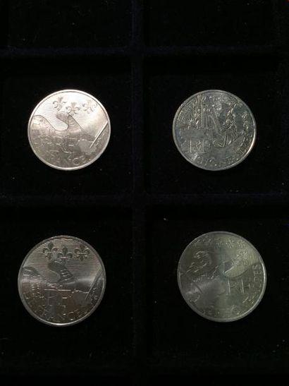 [ EURO ]



Ensemble de 4 pièces de 10 euros...