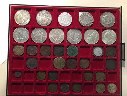 [FRANCS]

Ensemble contenant des Francs,...
