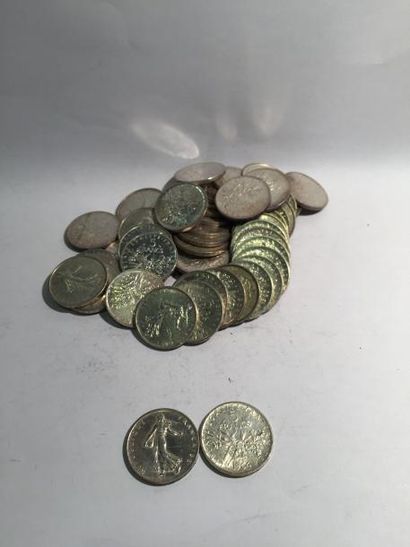 Lot de 50 pièces de 5 F (Semeuse) en argent....