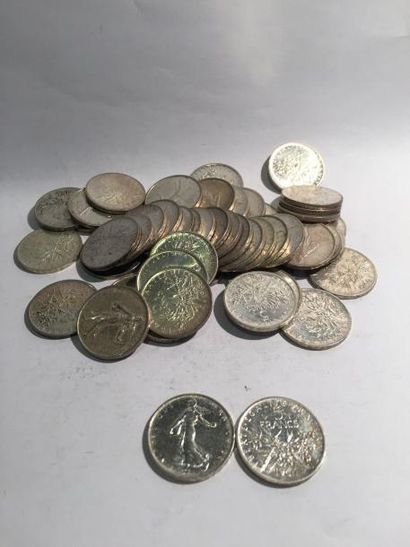 [ Pièces en argent ]

Lot de 50 pièces de...