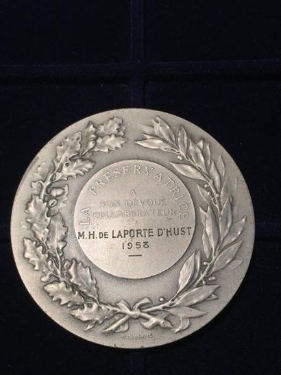 [ Assurance ] 



Médaille en argent. 

A...