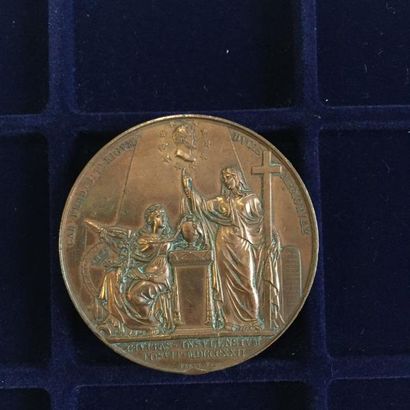 [ Duc de Berry ] 



Médaille en bronze....