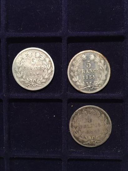 [LOUIS PHILIPPE]

Ensemble de trois pièces...