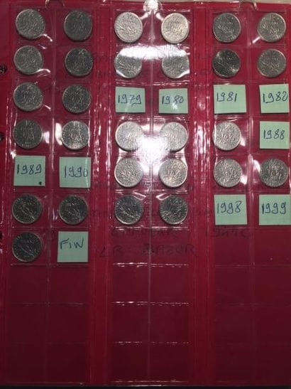 [FRANCS] [COLLECTION]

Trois classeurs contenant...