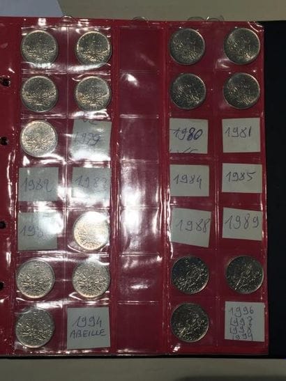 [FRANCS] [COLLECTION]

Trois classeurs contenant...