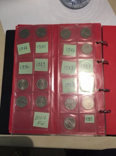 [FRANCS] [COLLECTION]

Trois classeurs contenant...