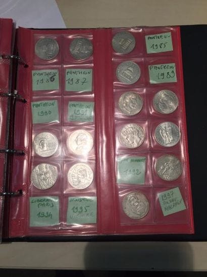 [FRANCS] [COLLECTION]

Trois classeurs contenant...
