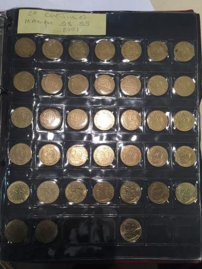 [FRANCS] [COLLECTION]

Trois classeurs contenant...