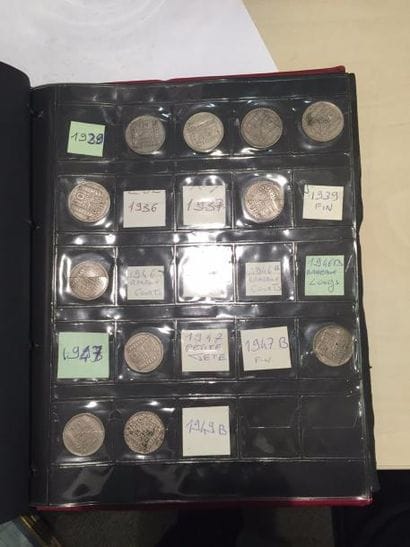 [FRANCS] [COLLECTION]

Trois classeurs contenant...