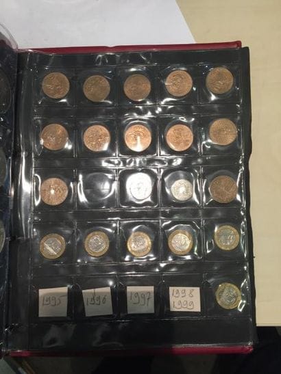 [FRANCS] [COLLECTION]

Trois classeurs contenant...