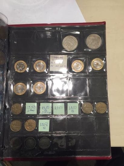 [FRANCS] [COLLECTION]

Trois classeurs contenant...