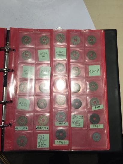 [FRANCS] [COLLECTION]

Trois classeurs contenant...