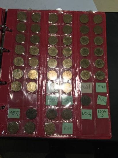 [FRANCS] [COLLECTION]

Trois classeurs contenant...