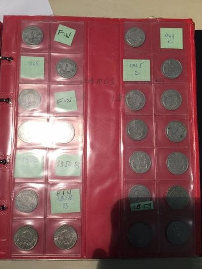[FRANCS] [COLLECTION]

Trois classeurs contenant...