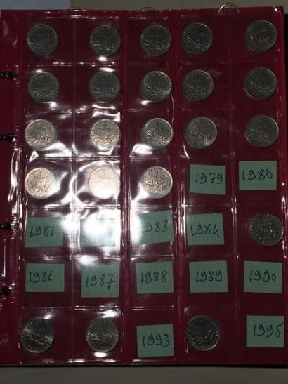 [FRANCS] [COLLECTION]

Trois classeurs contenant...