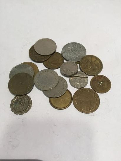 [JETONS] [COMMERCE]

Lot de jetons, dont...