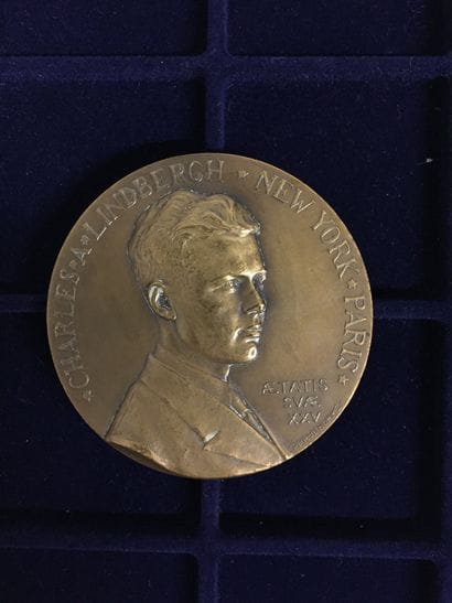 [VOYAGE][Charles LINDBERGH]
Médaille commémorative...
