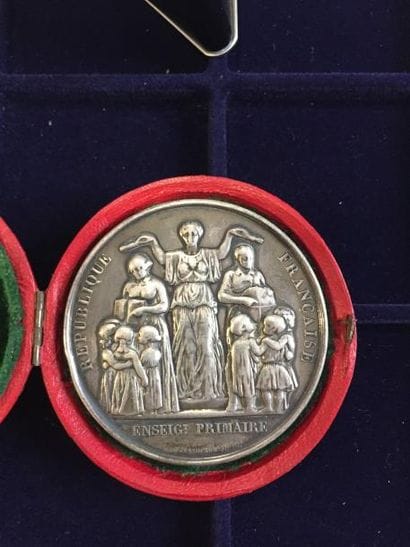 [ECOLE]

Médaille commémorative en argent...