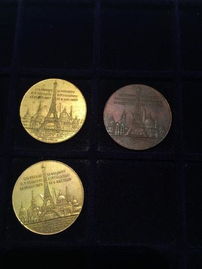 [PARIS] 

Lot composé de trois médailles...