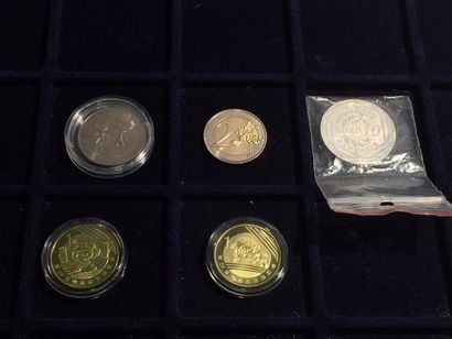 [SPORT]

Un lot composé de : 

- EURO 2016...