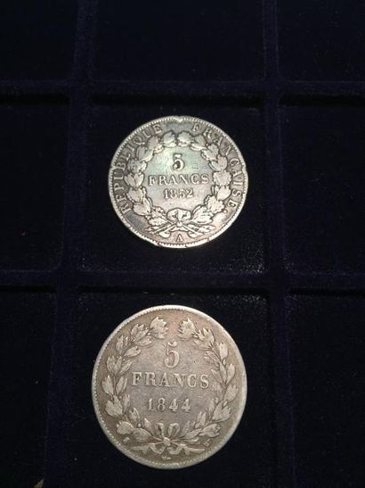 Un lot composé de 5 francs Louis Philippe...