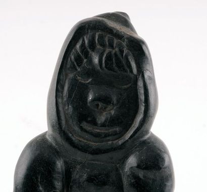 INUIT SCHOOL XXth
Hunter and animal
Carved...
