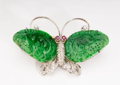 BROCHE PAPILLON OR 14K, JADE, RUBIS DIAMANTS
Broche...