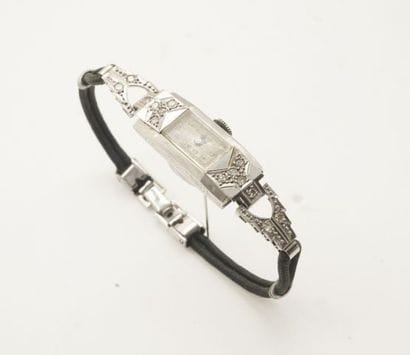 MONTRE ERY FEMME
Montre cocktail pour femme...