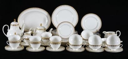 ROYAL DOULTON
Service en porcelaine « Gold...