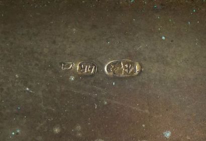 À LA MANIÈRE DE CARTIER, ARGENT
Étui à cigarettes...