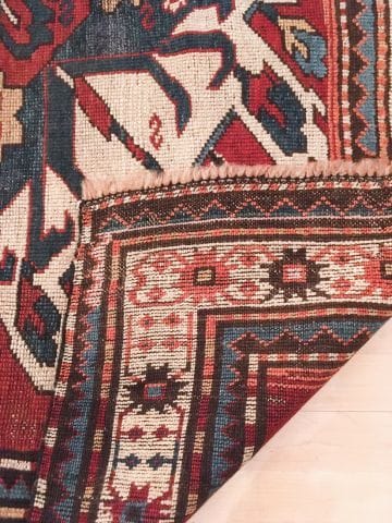 TAPIS CAUCASIEN D'AIGLE KAZAK
Ancien tapis...