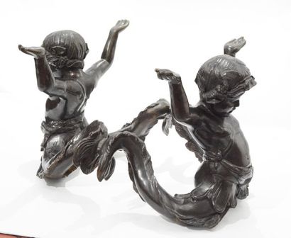 Table de salon en bronze et verre Putti di...