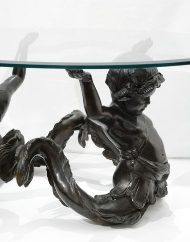 Table de salon en bronze et verre Putti di...