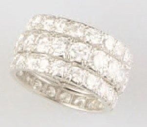 Bague 3 joncs éternité en platine, sertie...