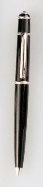 CARTIER
Stylo bille en résine noire et métal...