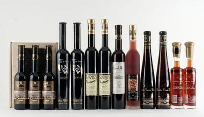 Peller Estates Founder's Estates Vidal 2001

Niagara...
