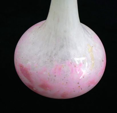 DAUM NANCY soliflore with pink tints on a...