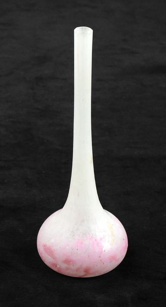 DAUM NANCY soliflore with pink tints on a...