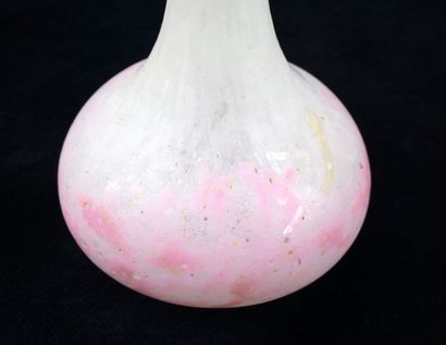 DAUM NANCY soliflore with pink tints on a...