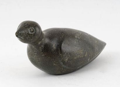 INUIT SCHOOL (20th c.)

Bird

Soapstone sculpture

11x23cm...