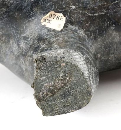 SHAQU, Mannumi (1917-2000)

Bear

Soapstone...