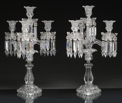 Paire de candélabres à quatre feux, pendeloques...