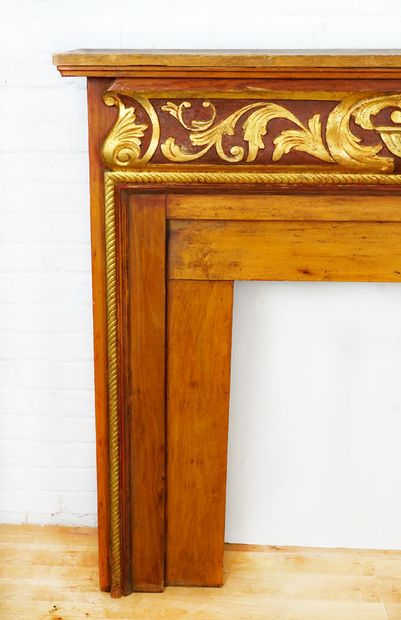Manteau de cheminée ''Federal'' en bois décoré...