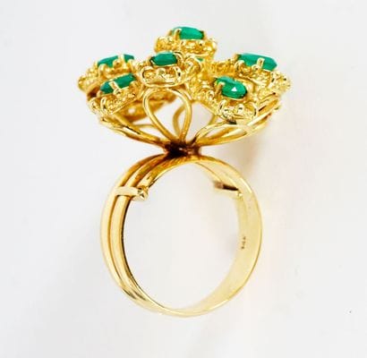 10K GOLD

Ladies ring in 10K yellow gold...