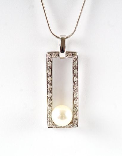 18K GOLD DIAMONDS PEARL

18K white gold snake...