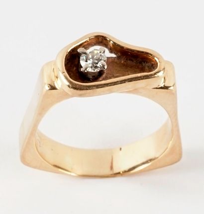 14K GOLD DIAMOND

14K yellow gold ring set...