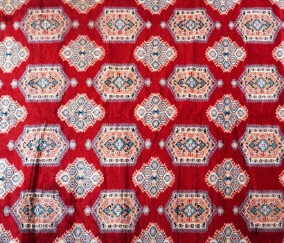 Important tapis Boukara aux motifs géométriques...