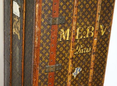 LOUIS VUITTON - Malle Armoire 