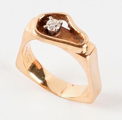 14K GOLD DIAMOND

14K yellow gold ring set...