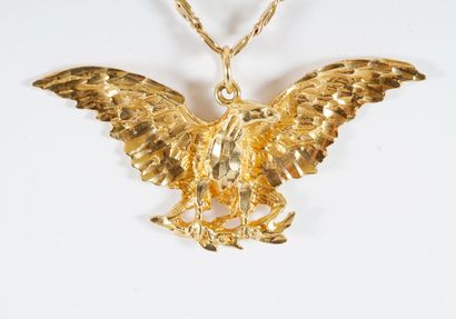 10K GOLD

10K gold chain with Greek-influenced...